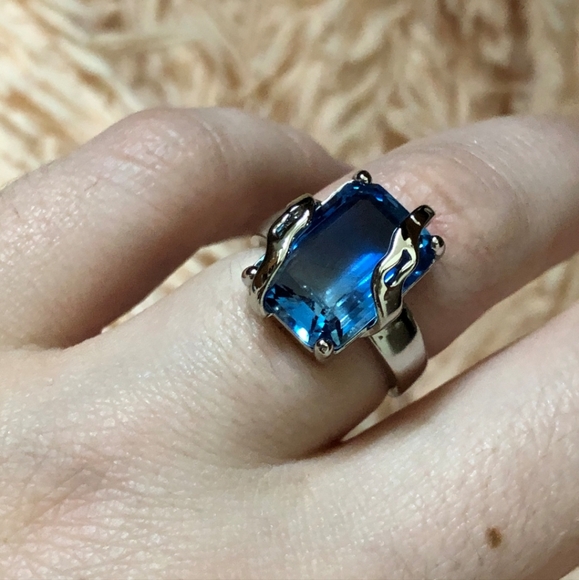Blue Resizable Cubic Zircon Stone Silver Ring - Picture 4 of 6